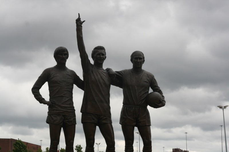 3of the biggest and best players statue